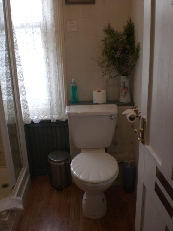 Melville Lodge Gatwick Horley Phòng bức ảnh