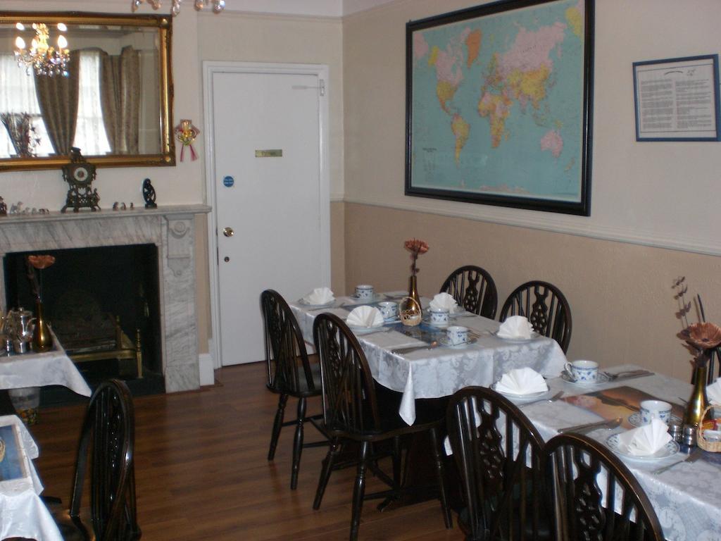 Melville Lodge Gatwick Horley Ngoại thất bức ảnh